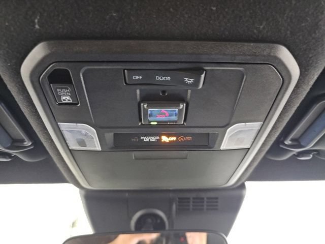 Used 2025 Toyota 4Runner SR5 AWD/4WD image 27