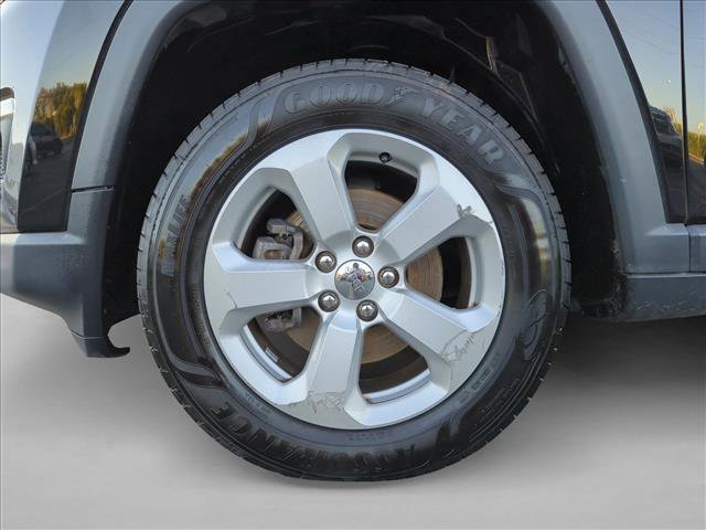 Used 2018 Jeep Compass Latitude w/ Popular Equipment Group image 23