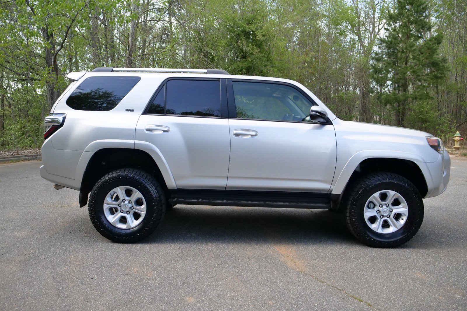 Used 2020 Toyota 4Runner SR5 Premium AWD/4WD image 28