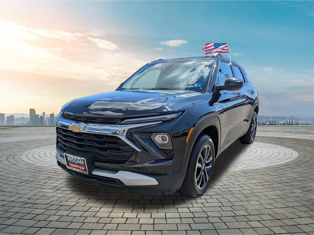 Used 2025 Chevrolet TrailBlazer LT AWD/4WD image 9
