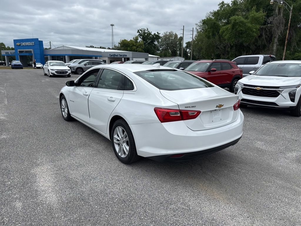 Used 2018 Chevrolet Malibu LT w/ Leather Package FWD image 5