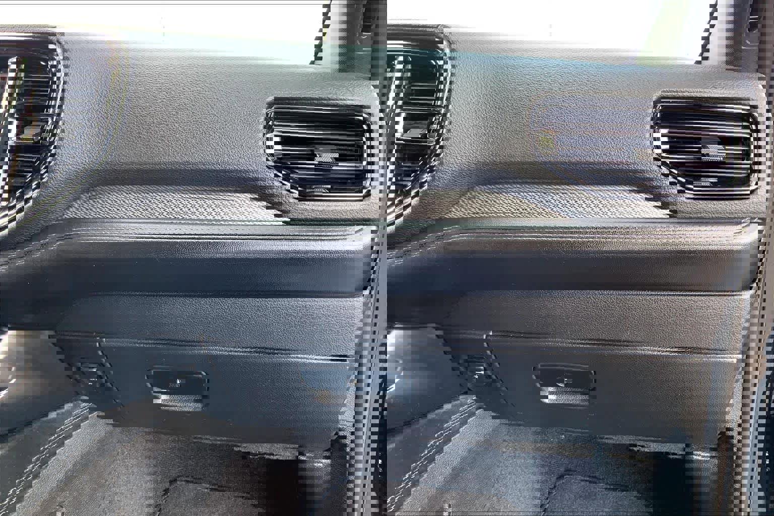 Used 2022 Dodge Durango GT image 34