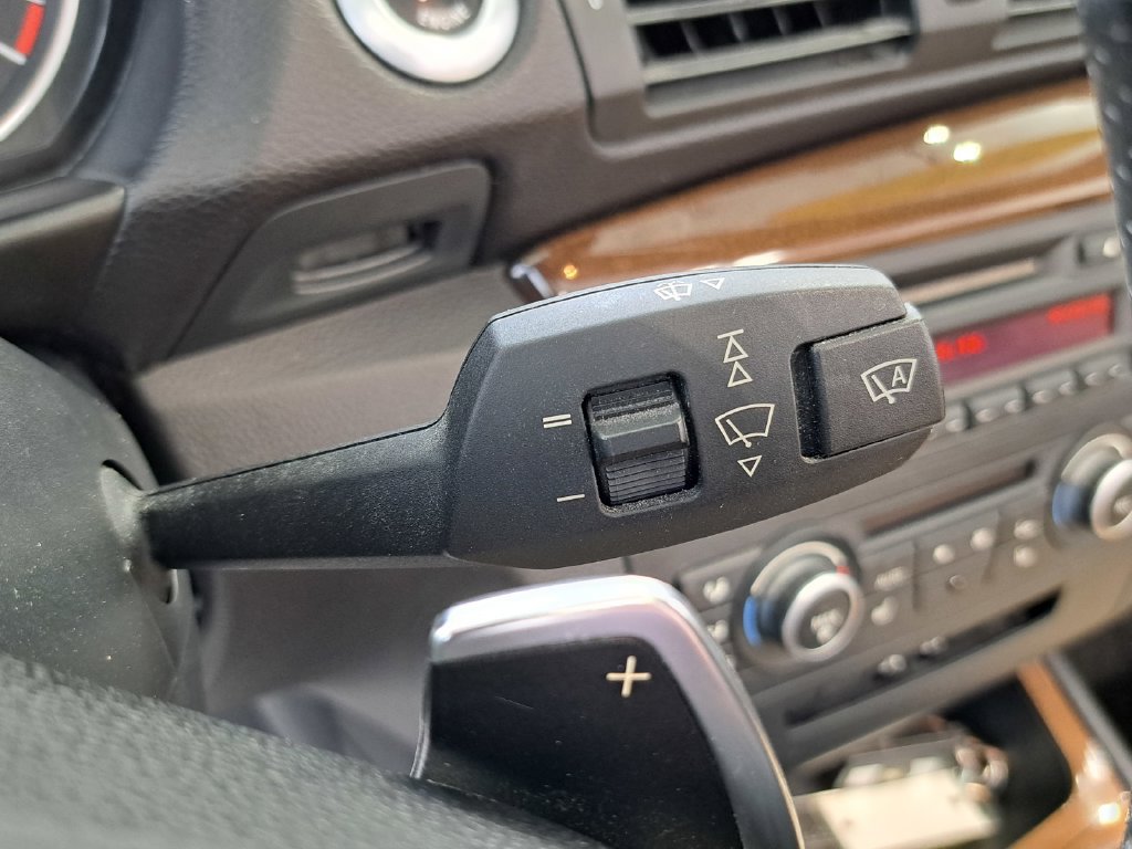Used 2012 BMW 135i Convertible RWD image 11