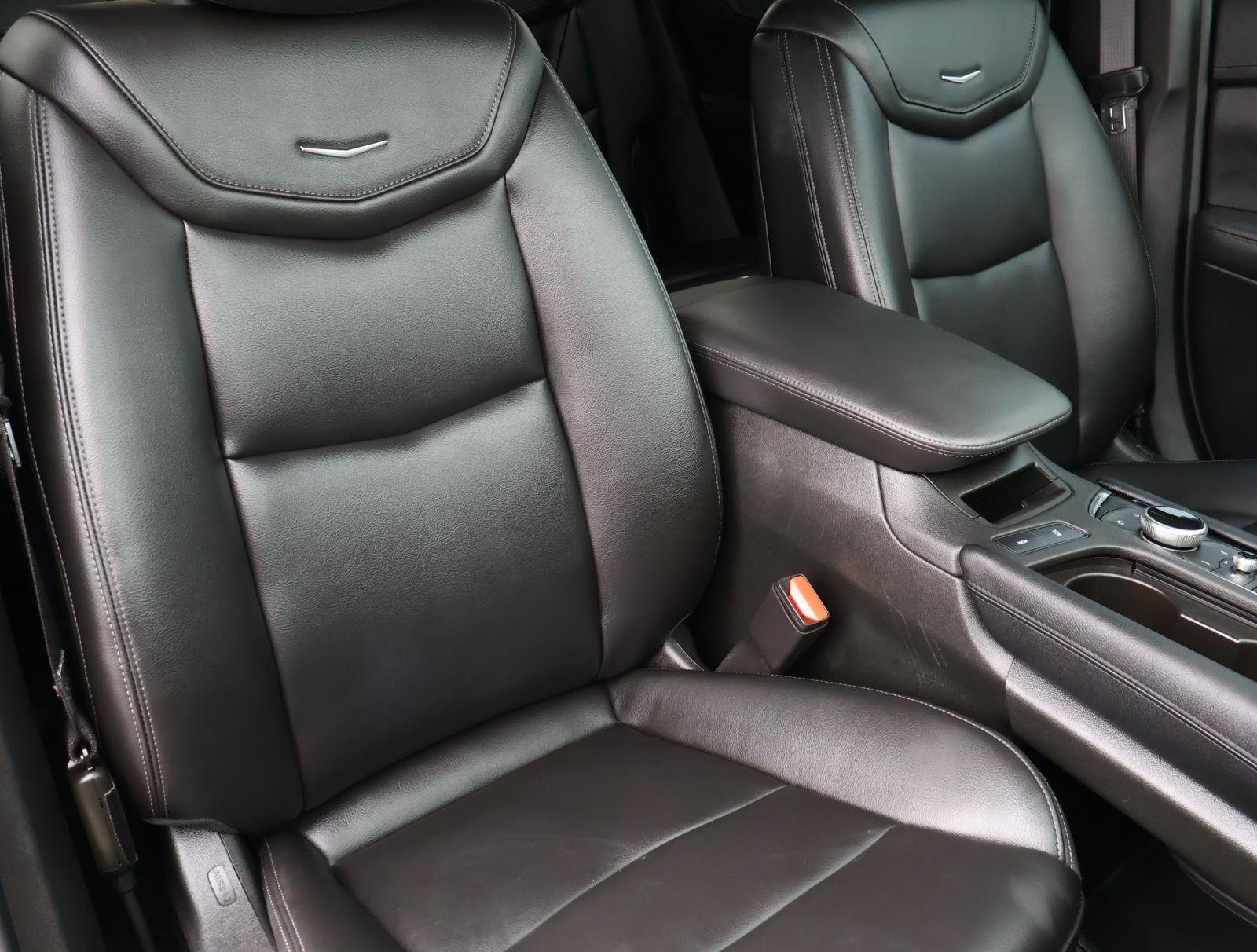 Certified 2024 Cadillac XT6 Luxury image 24