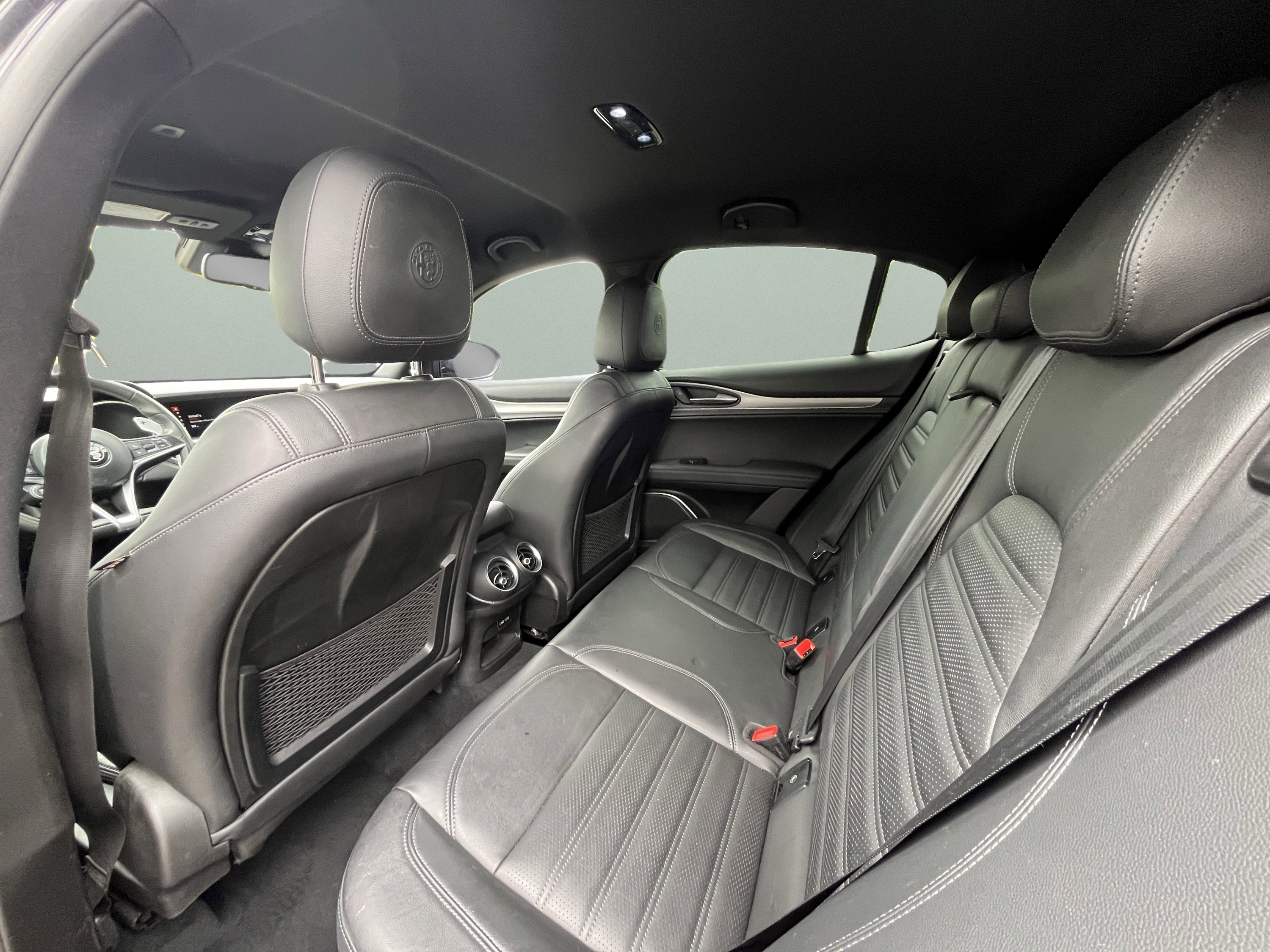 Used 2018 Alfa Romeo Stelvio Ti Sport AWD/4WD image 29