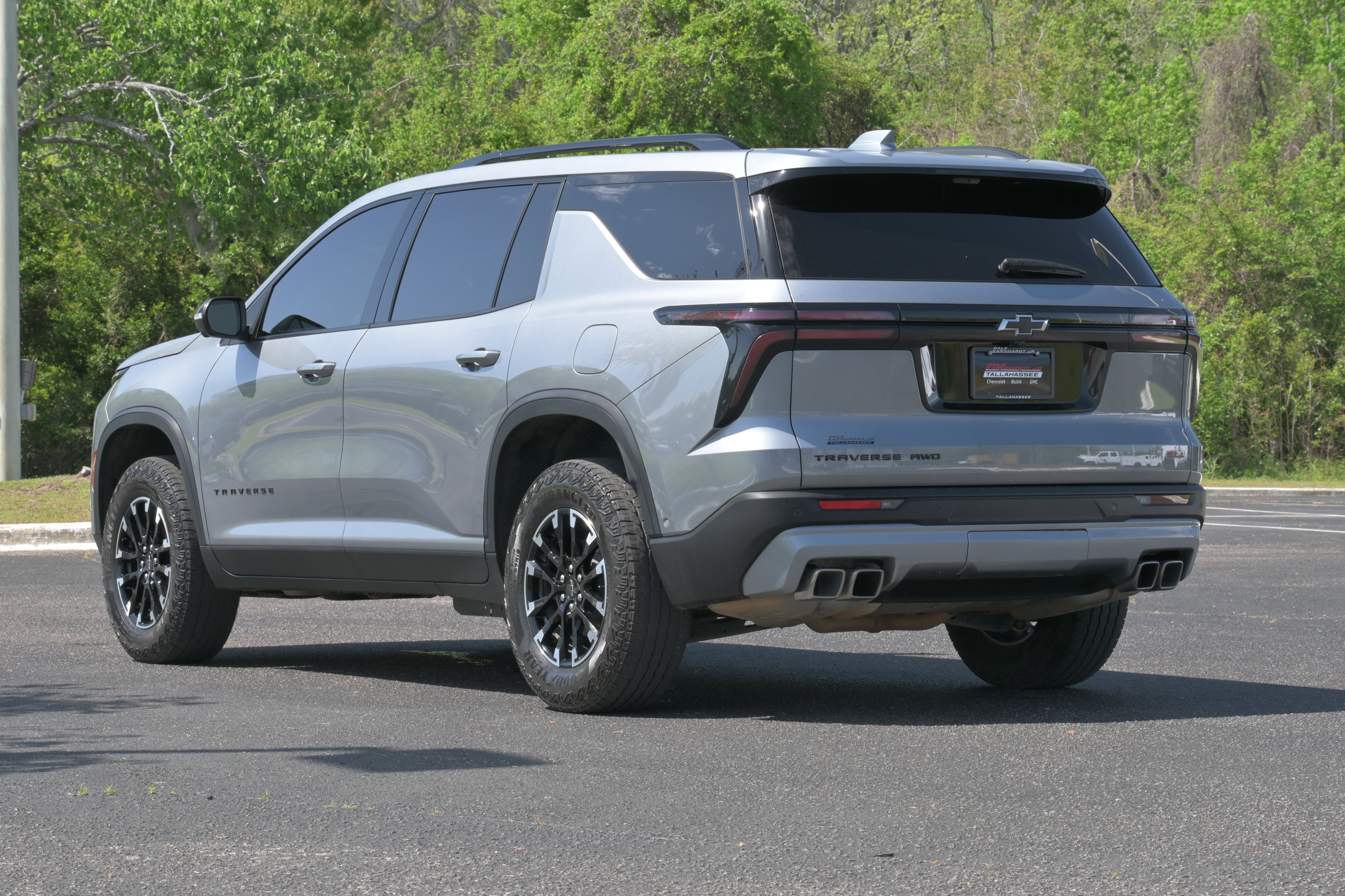 Used 2024 Chevrolet Traverse Z71 w/ Enhanced Driving Package AWD/4WD image 3