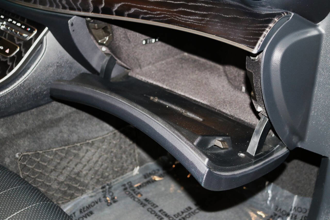Used 2020 Mercedes-Benz E 350 Sedan image 71