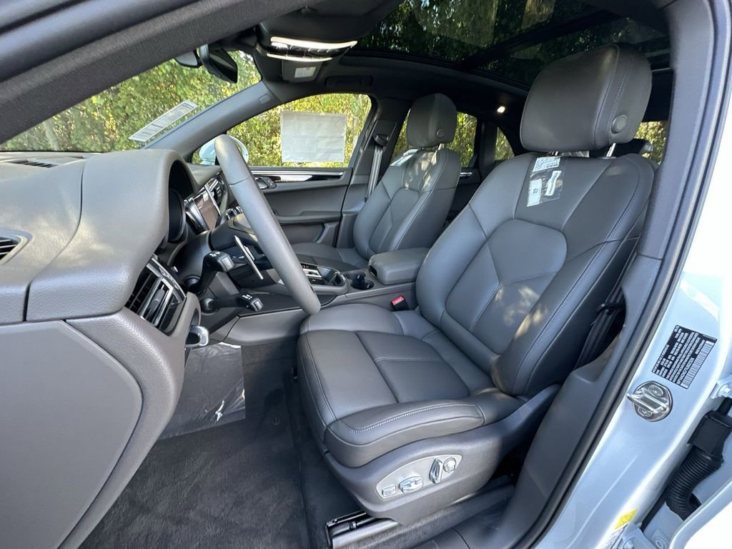 New 2026 Porsche Macan image 13