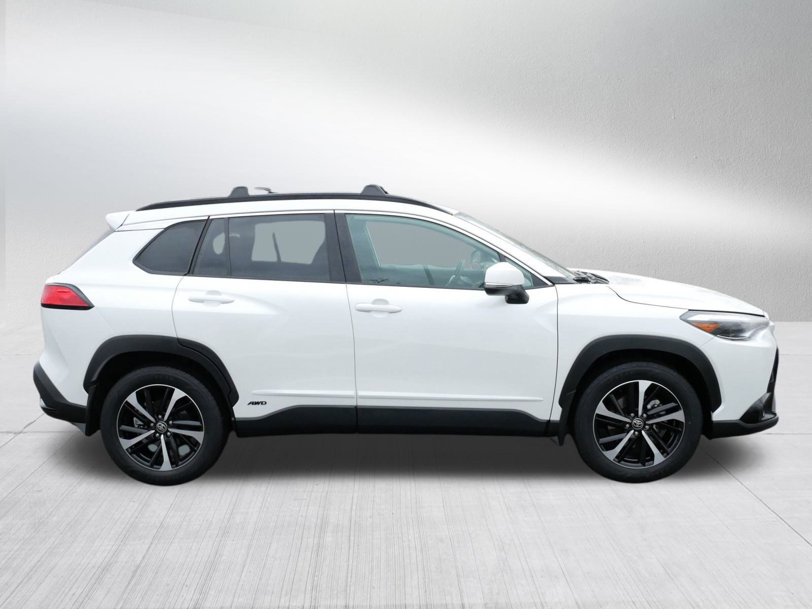 Used 2024 Toyota Corolla Cross XSE w/ Convenience Package image 8