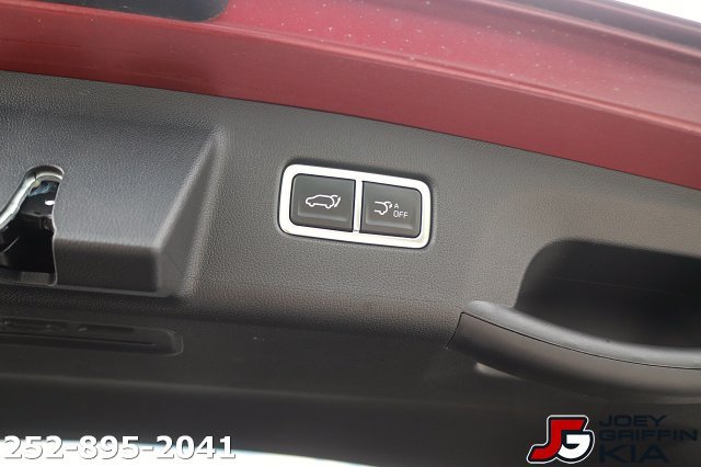 Certified 2025 Kia Sorento EX w/ Panoramic Sunroof Package FWD image 18