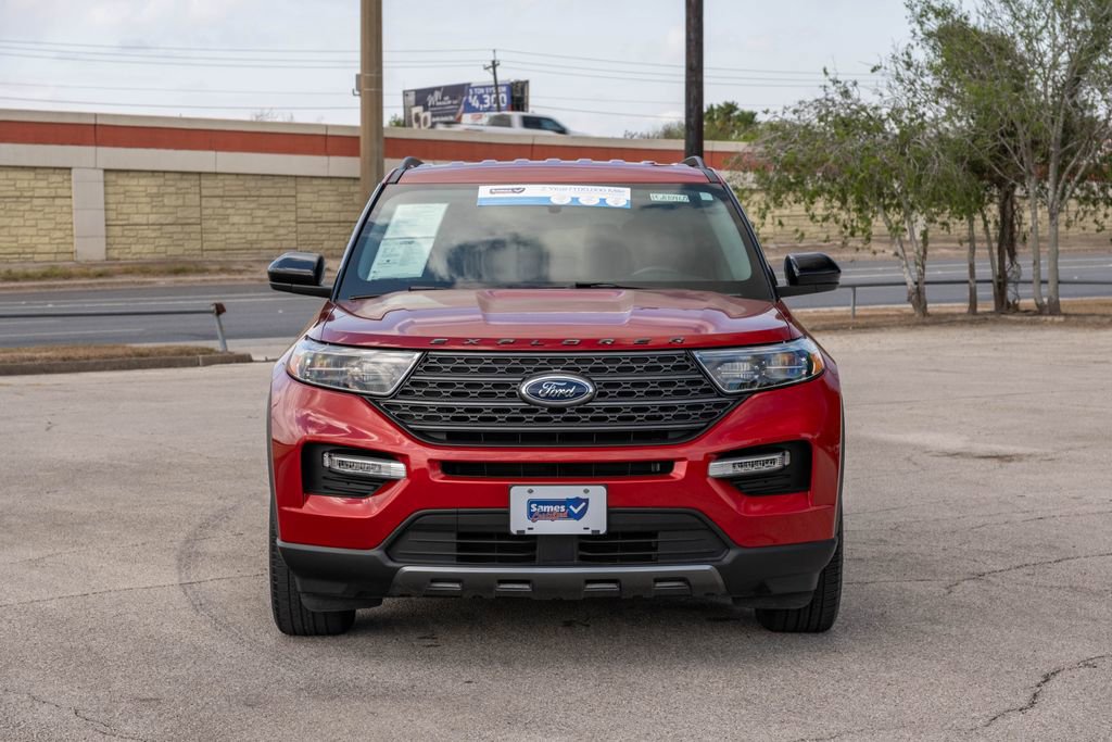 Used 2023 Ford Explorer XLT w/ Equipment Group 202A image 2