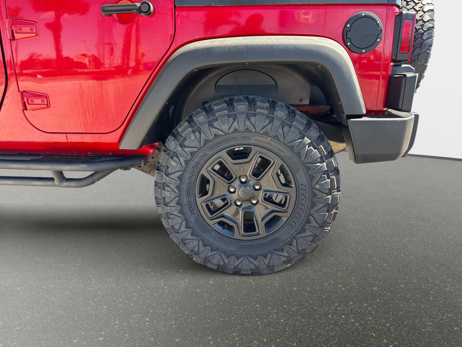 Used 2016 Jeep Wrangler Unlimited Sport image 12