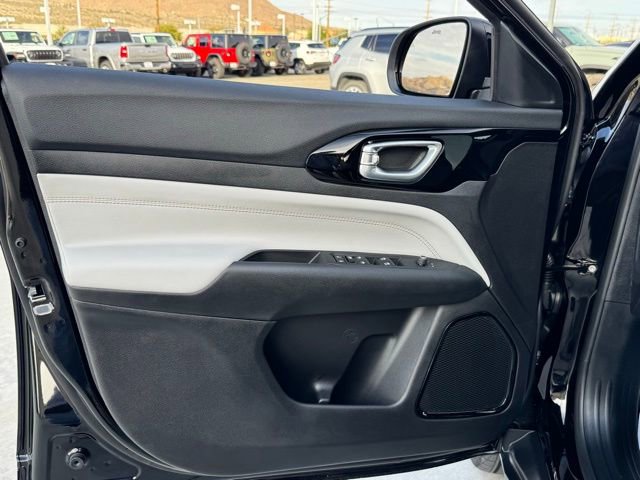 New 2026 Jeep Compass Limited image 25