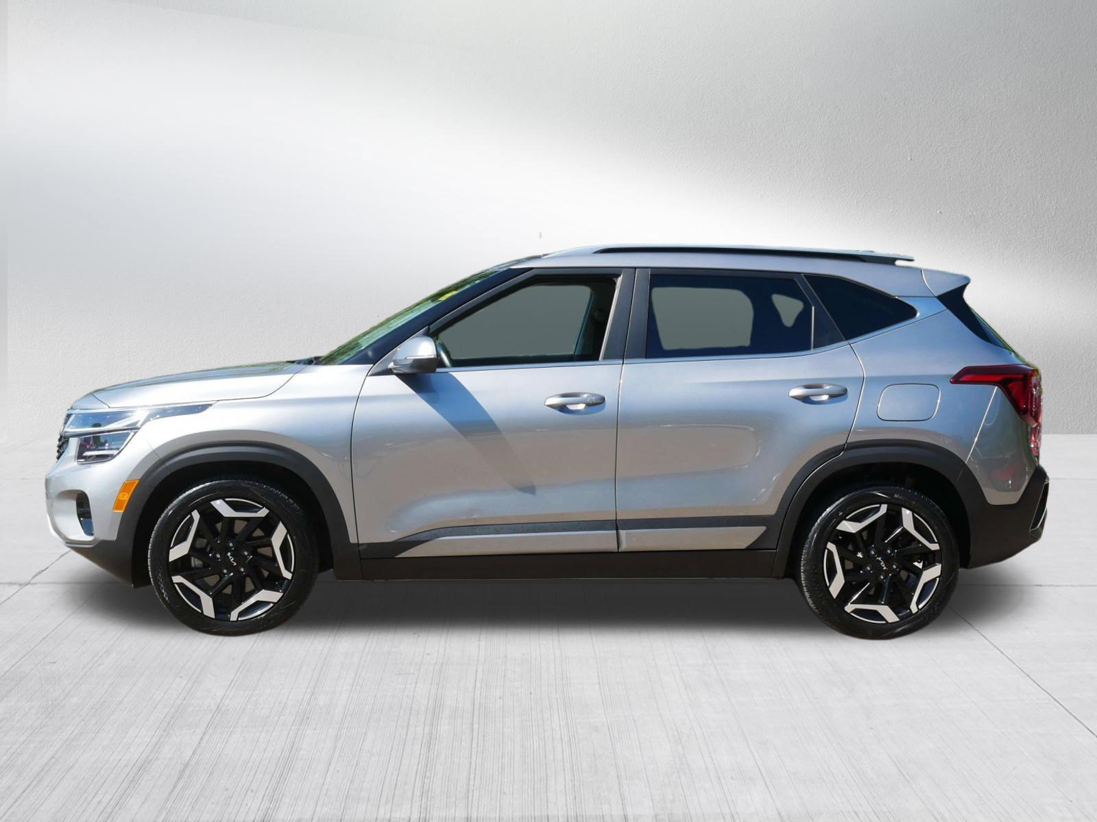 Certified 2024 Kia Seltos SX w/ SX Sunroof Package AWD/4WD image 4