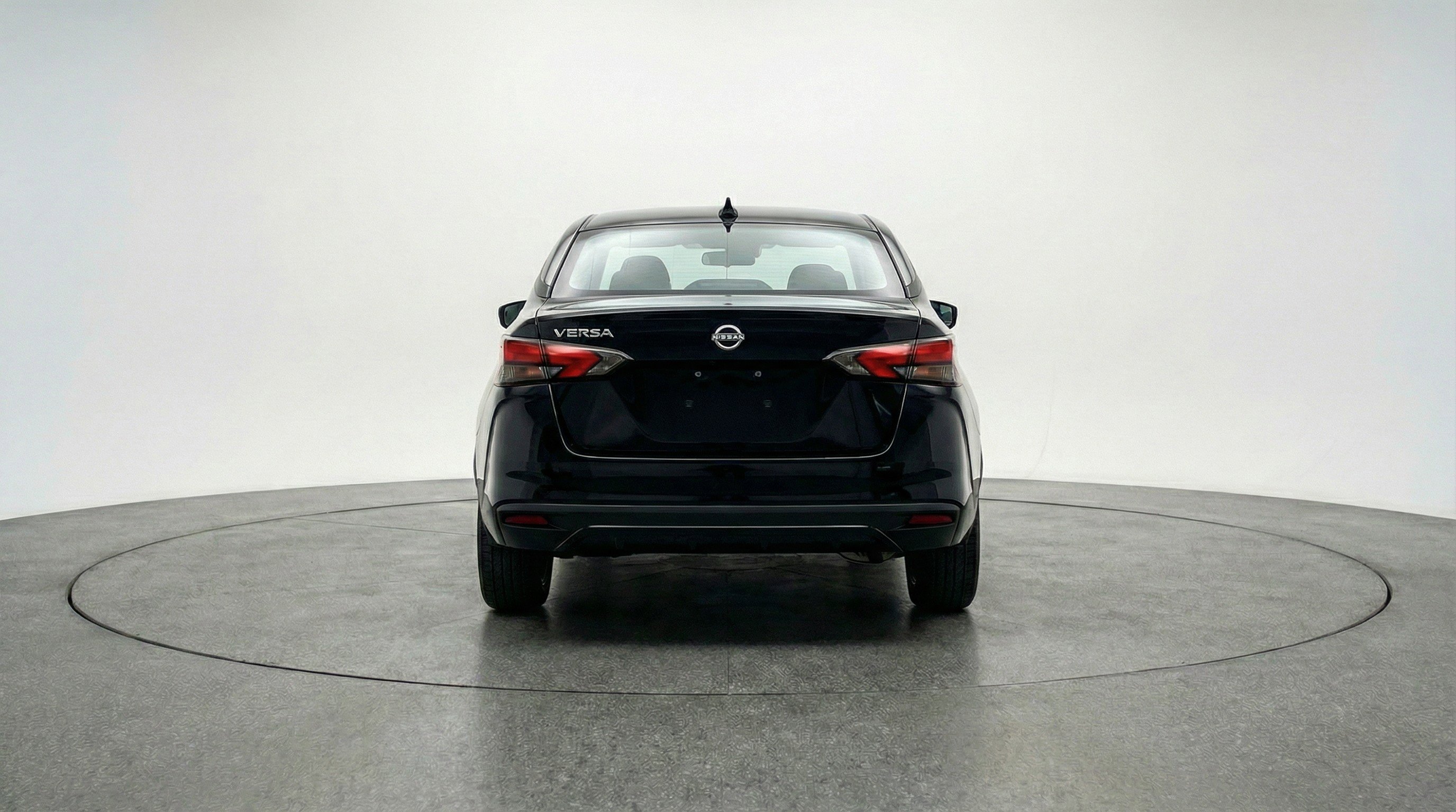 Used 2025 Nissan Versa SV image 7