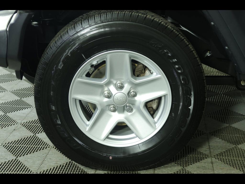 Used 2023 Jeep Wrangler Sport S image 16