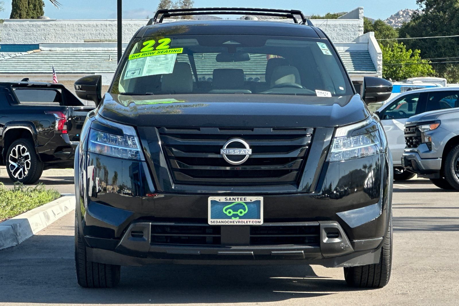 Used 2022 Nissan Pathfinder SV w/ SV Black Package FWD image 9