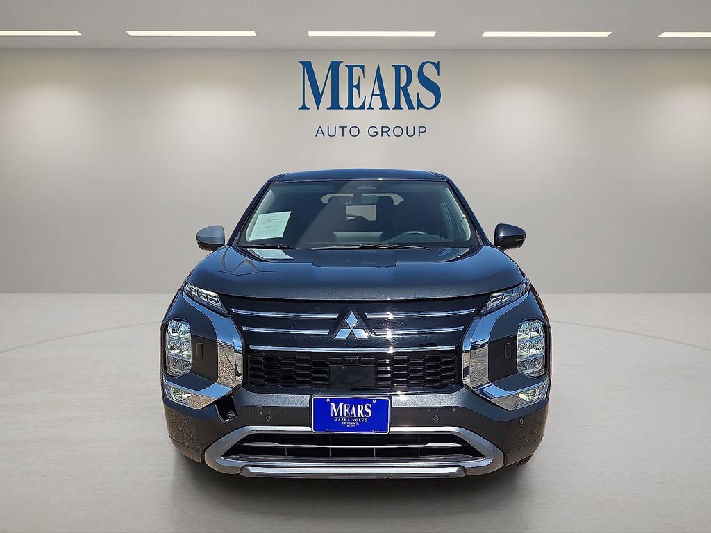 Used 2025 Mitsubishi Outlander SE image 8