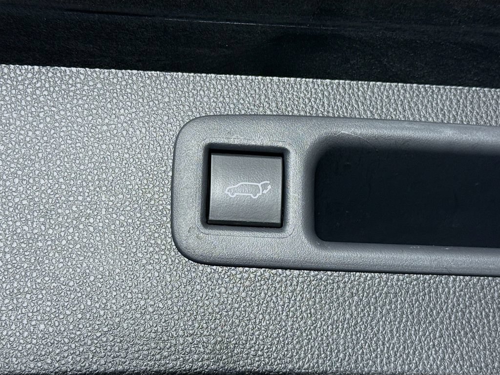 Used 2023 Toyota Highlander XSE AWD/4WD image 30