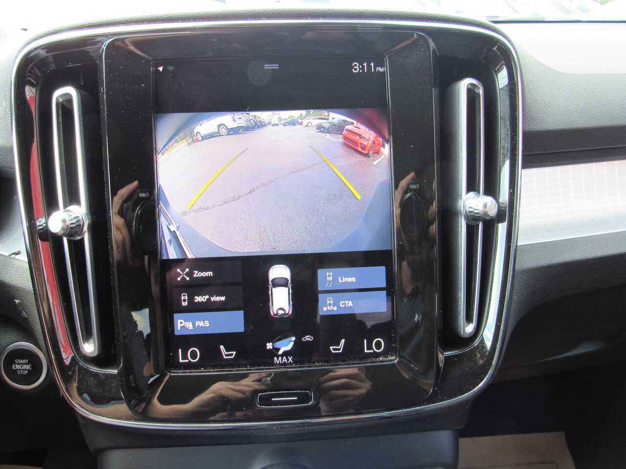 Used 2021 Volvo XC40 T5 Momentum image 18