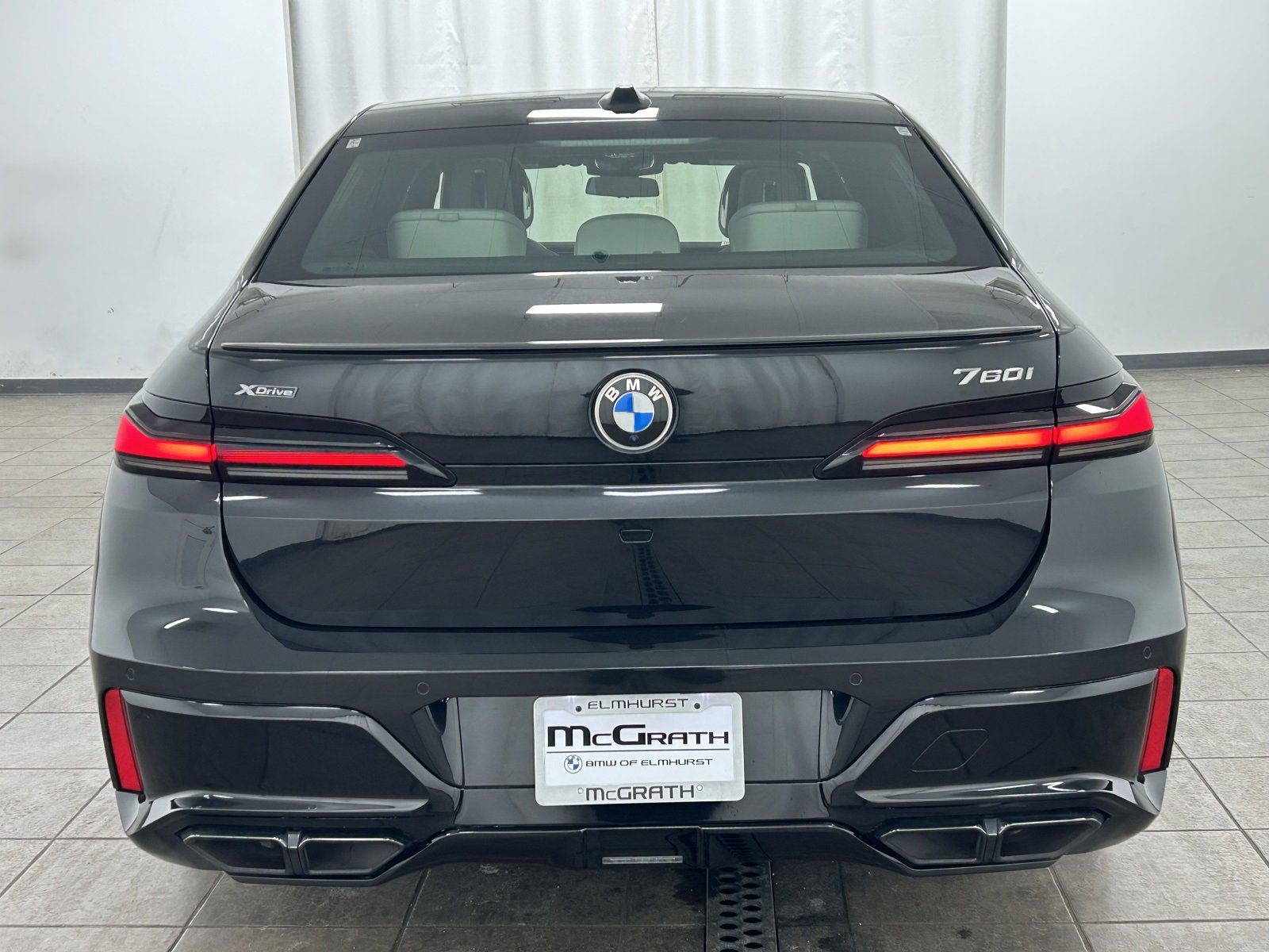 Used 2023 BMW 760i xDrive image 4