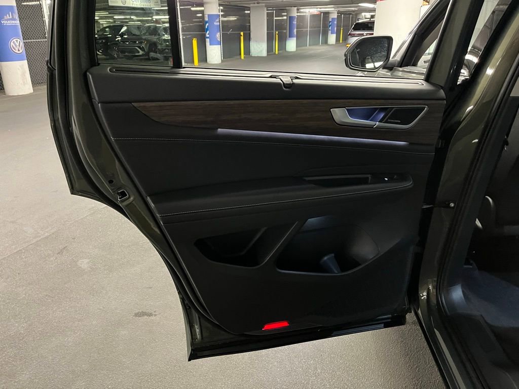 New 2026 Volkswagen Atlas SEL Premium R-Line image 21