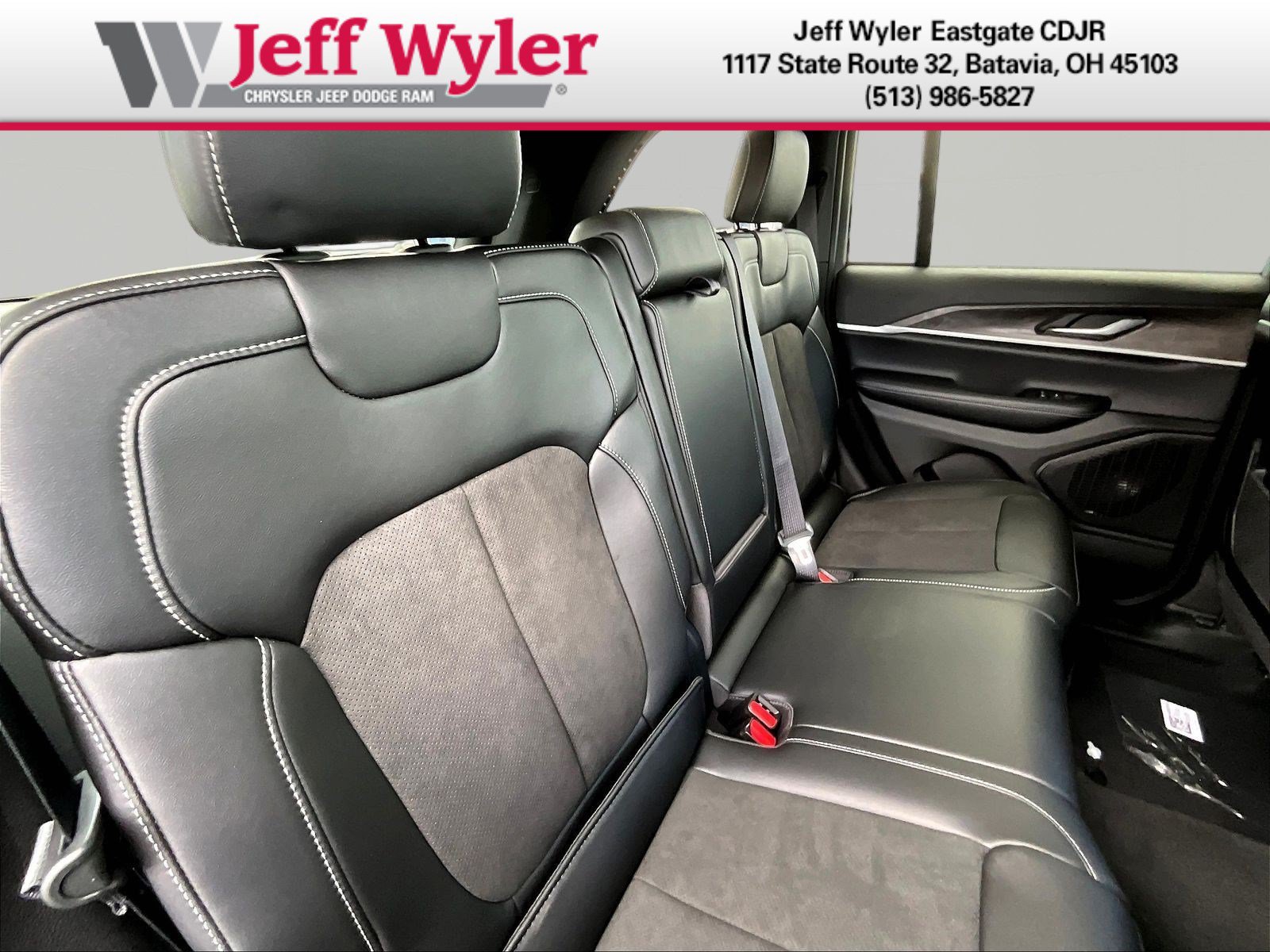 New 2026 Jeep Grand Cherokee Altitude AWD/4WD image 20
