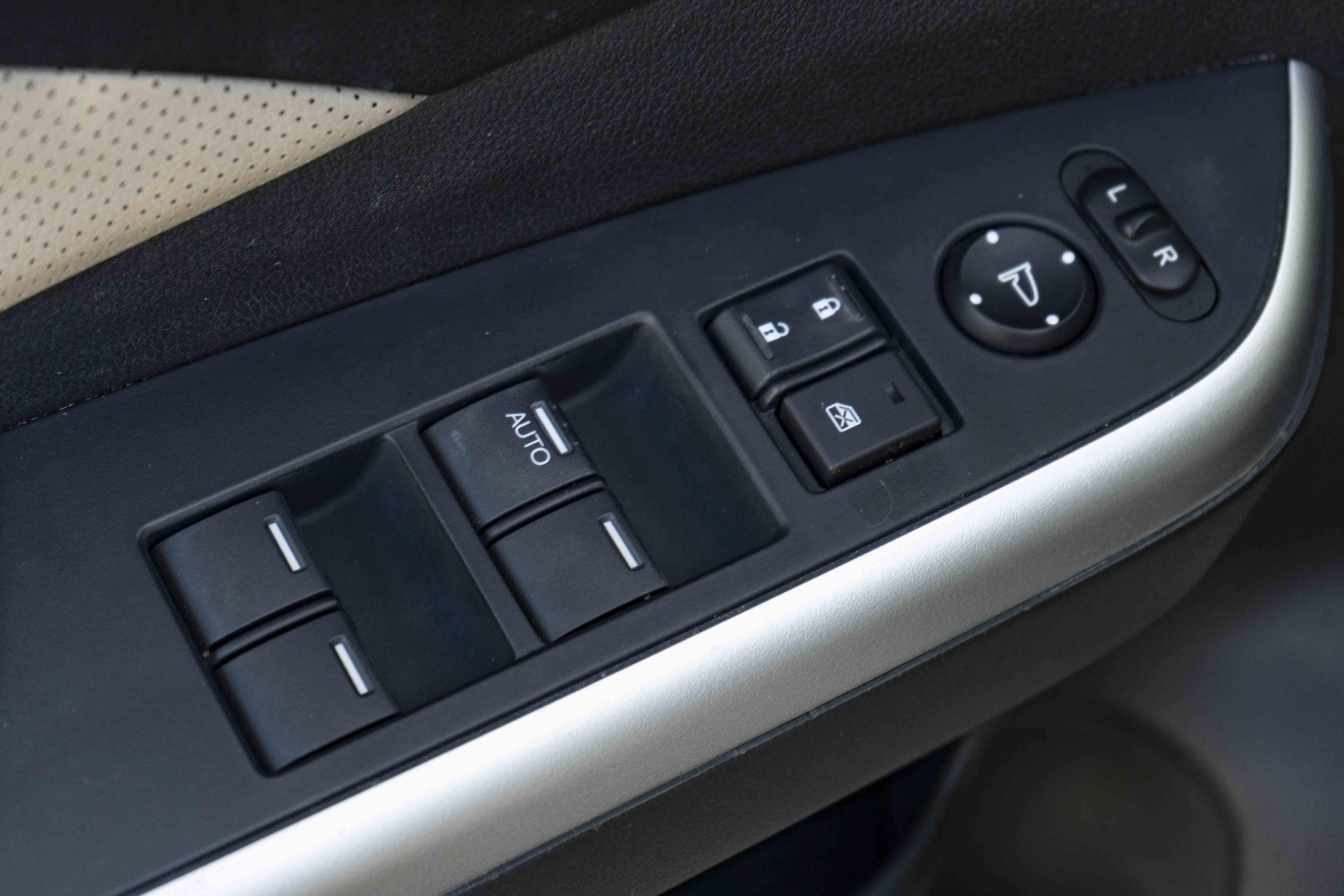 Used 2015 Honda CR-V EX-L image 37