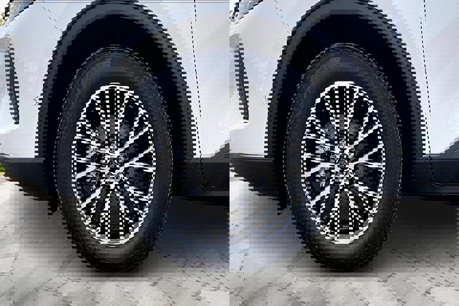 New 2024 Ford Escape SE w/ PHEV Premium Package image 11