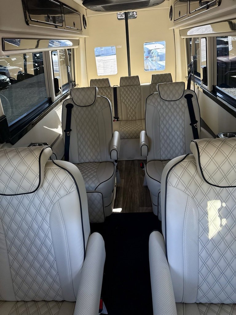 Used 2021 Mercedes-Benz Sprinter 2500 image 26