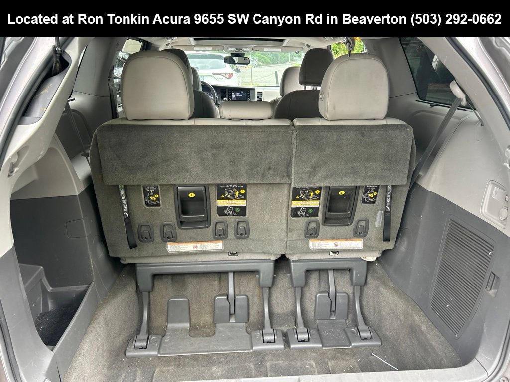 Used 2018 Toyota Sienna XLE AWD/4WD image 16