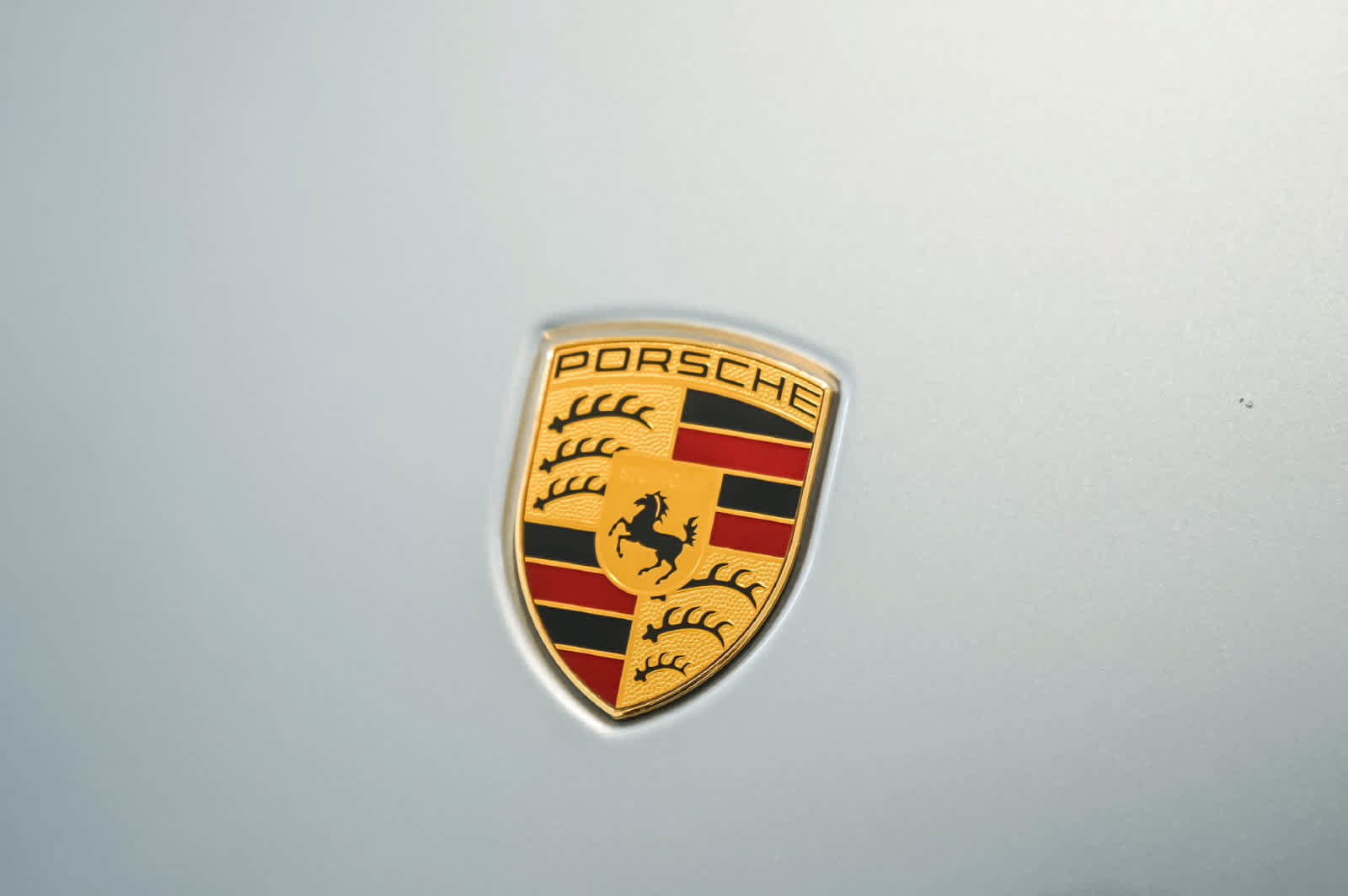 Certified 2024 Porsche Macan AWD/4WD image 17
