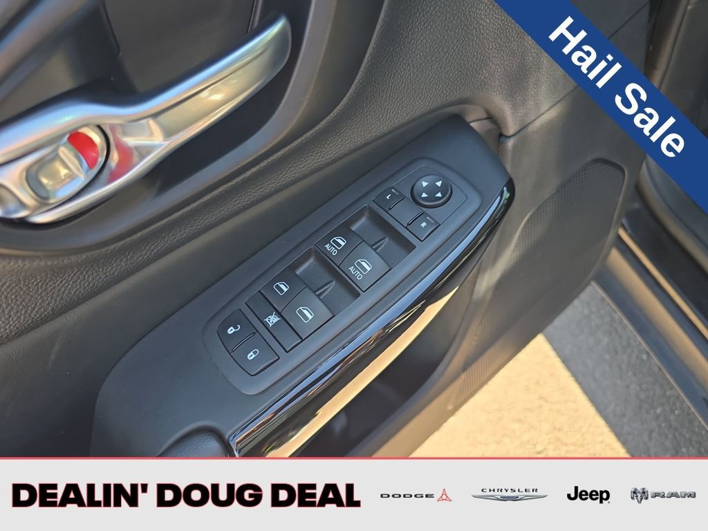 Used 2023 Jeep Cherokee Altitude Lux image 12