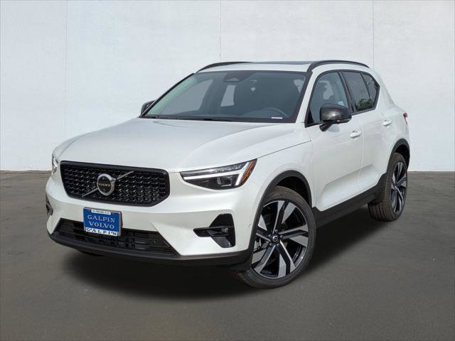 New 2026 Volvo XC40 B5 Ultra w/ Climate Package