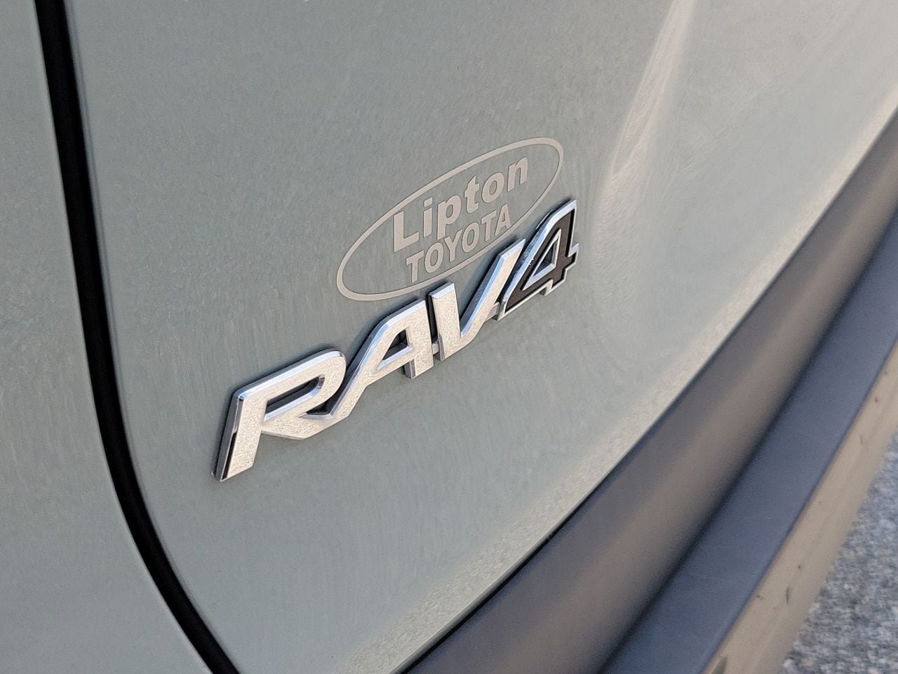 Used 2023 Toyota RAV4 XLE Premium FWD image 6
