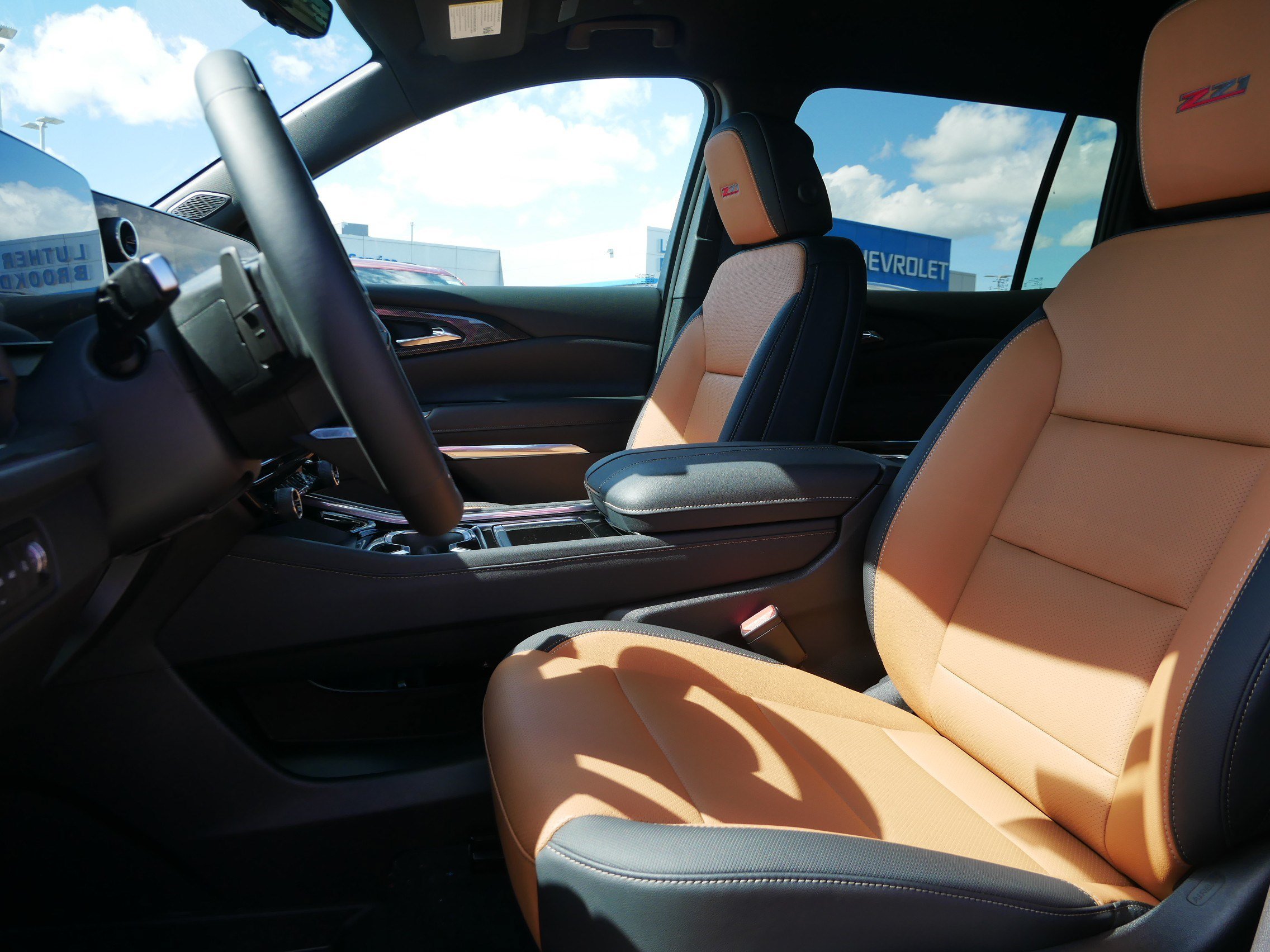New 2027 Chevrolet Traverse Z71 w/ Enhanced Driving Package AWD/4WD image 4