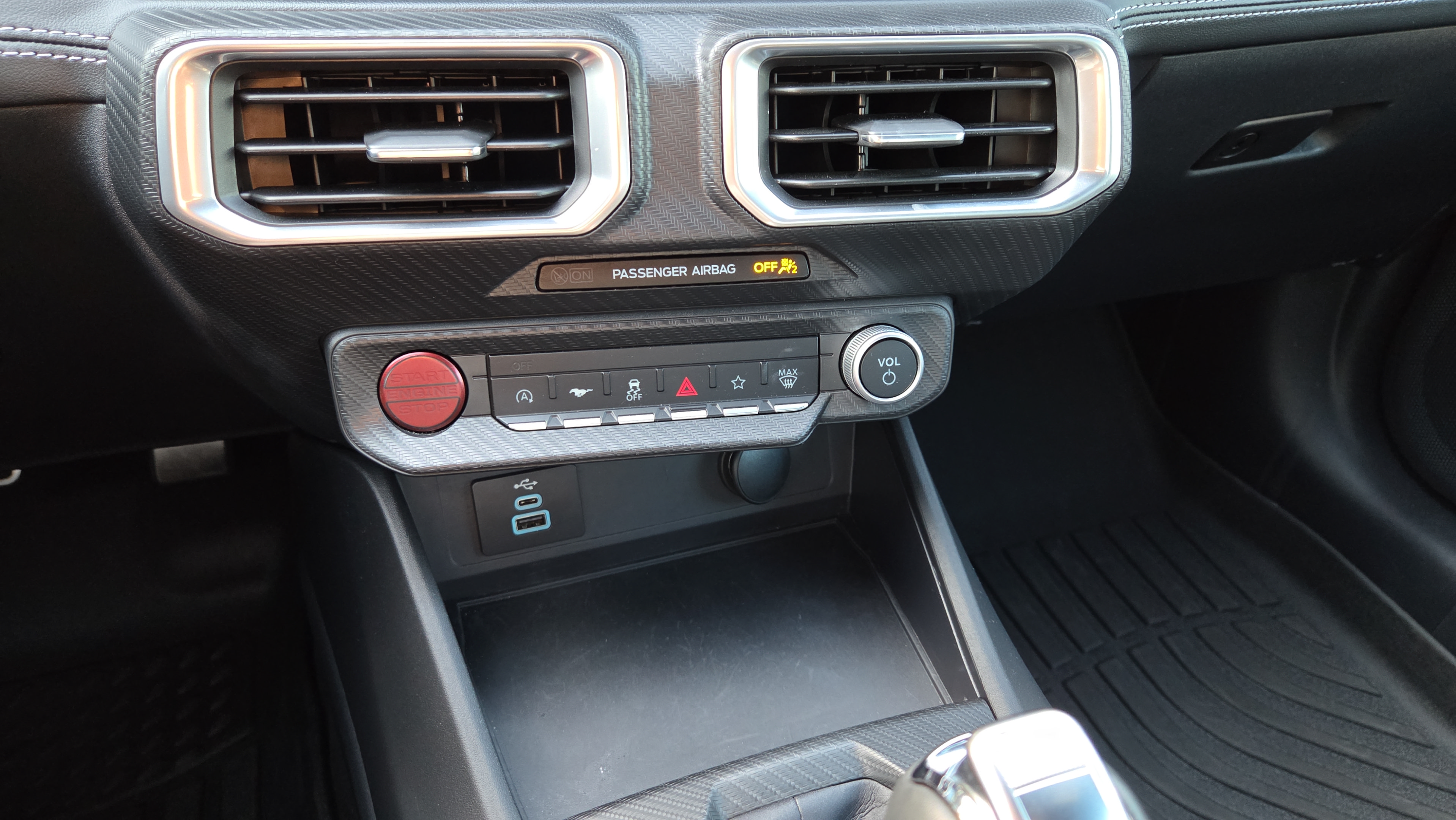 Used 2025 Ford Mustang GT Premium RWD image 24