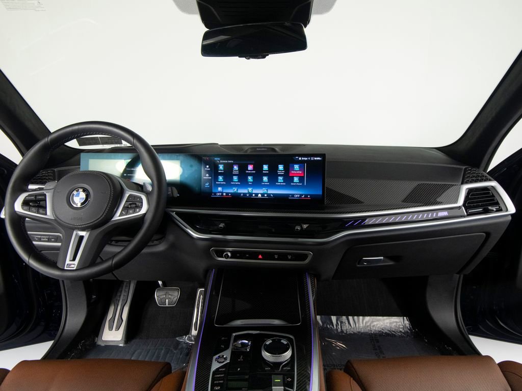 Used 2025 BMW X7 M60i AWD/4WD image 29