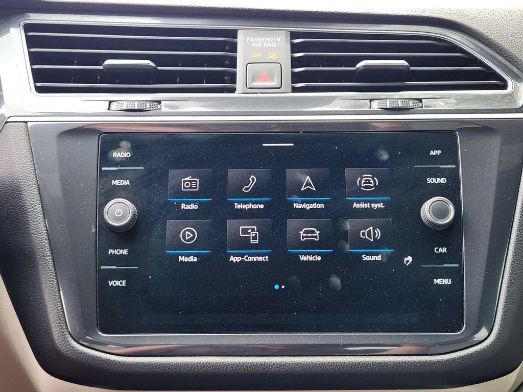 Used 2022 Volkswagen Tiguan SE R-Line FWD image 11