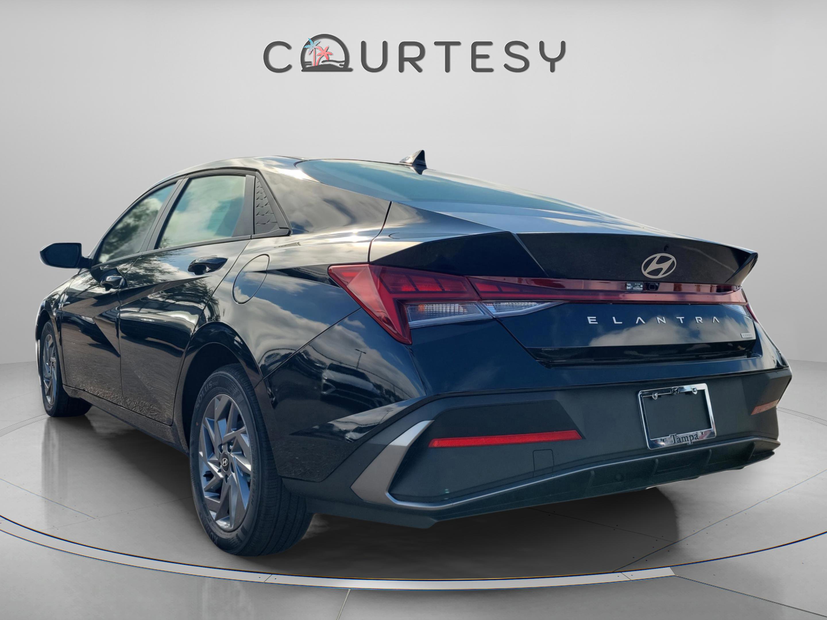 New 2026 Hyundai Elantra Blue image 3