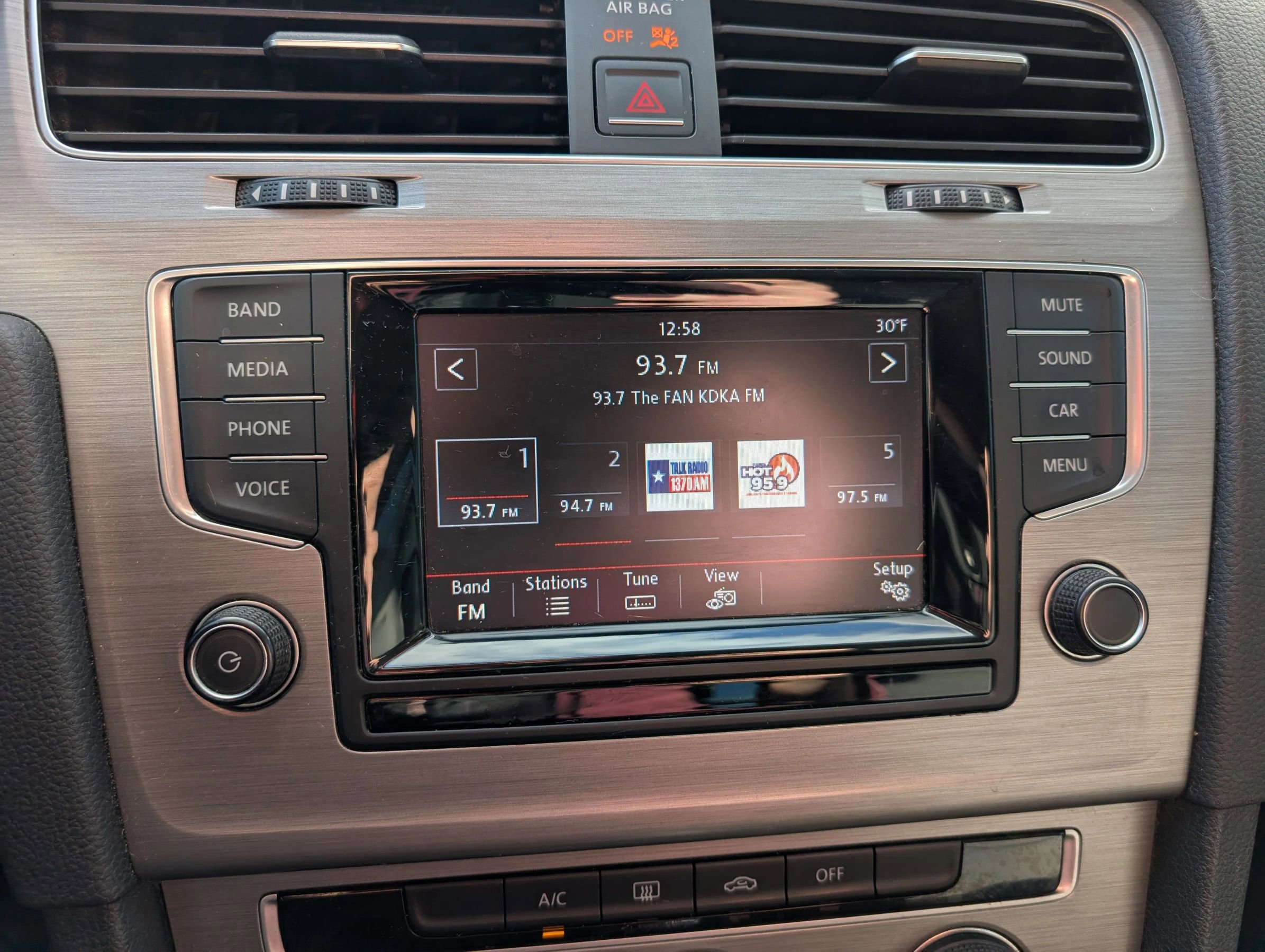 Used 2015 Volkswagen Golf TDI S image 20