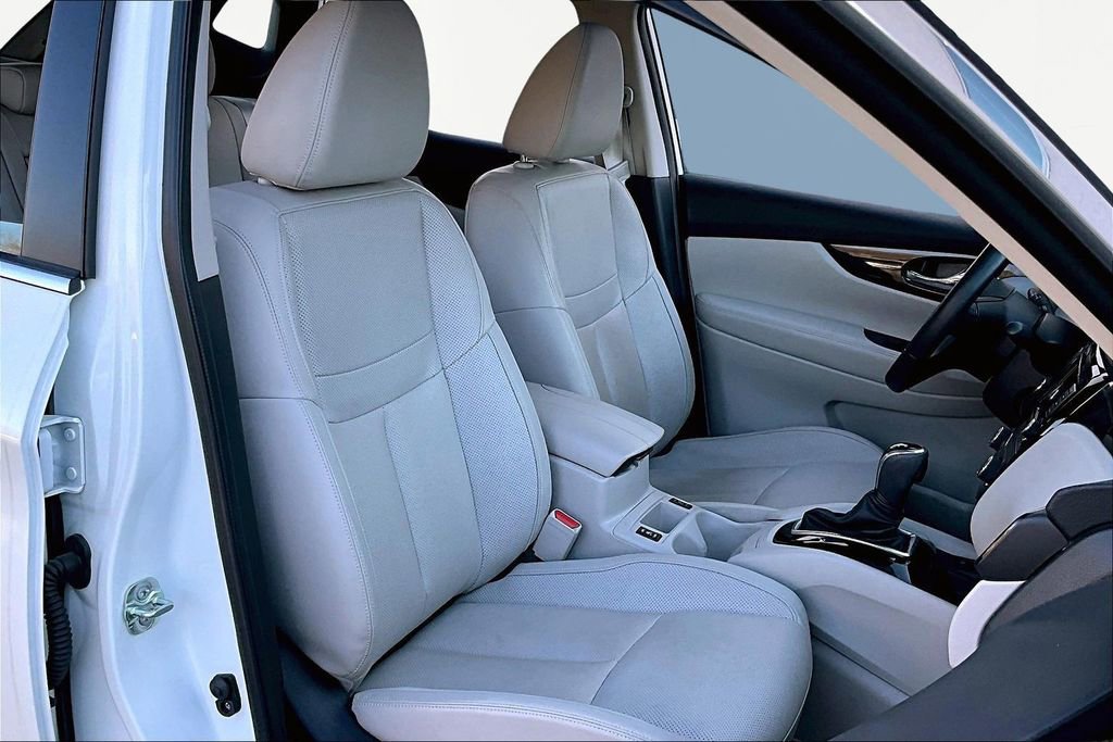 Used 2022 Nissan Rogue Sport SL w/ Premium Package image 23