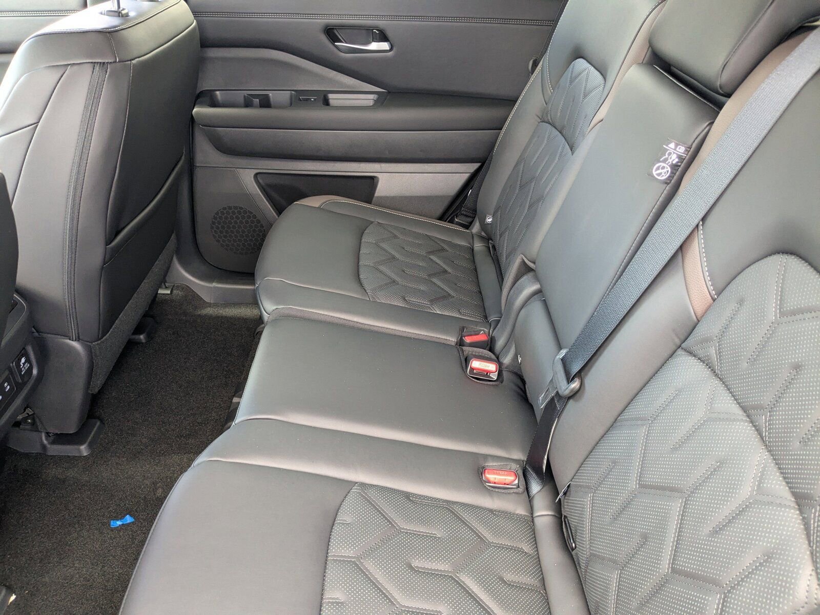 New 2026 Nissan Pathfinder Platinum FWD image 24