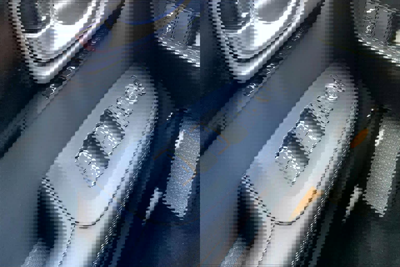 Used 2025 Acura ADX AWD image 35