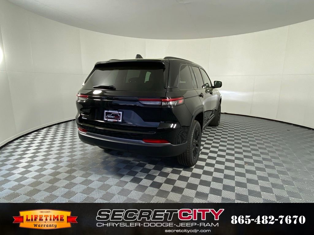 New 2026 Jeep Grand Cherokee Altitude image 7