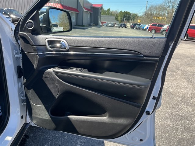 Used 2019 Jeep Grand Cherokee Limited w/ Luxury Group II AWD/4WD image 36
