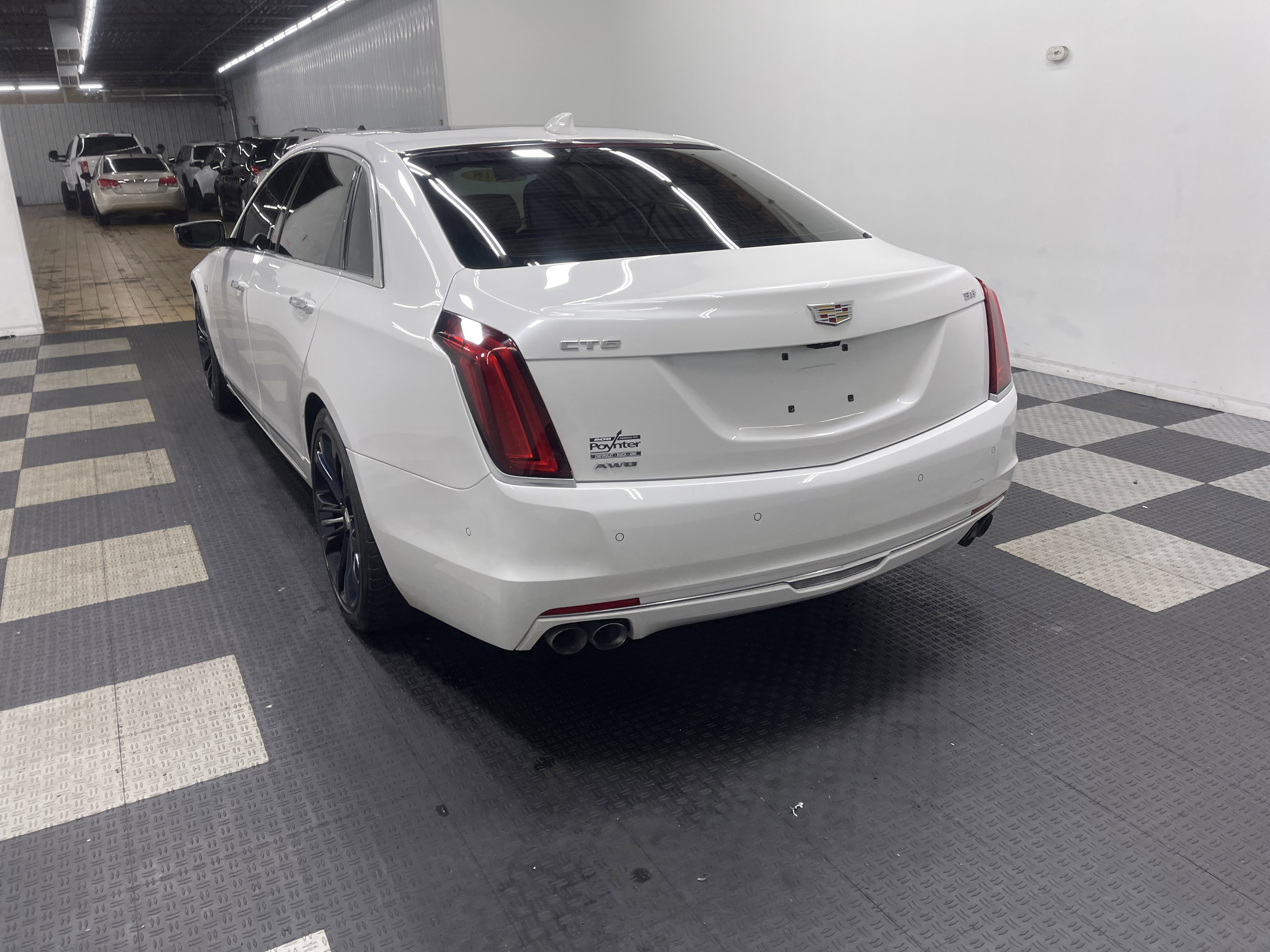 Used 2018 Cadillac CT6 Platinum image 2