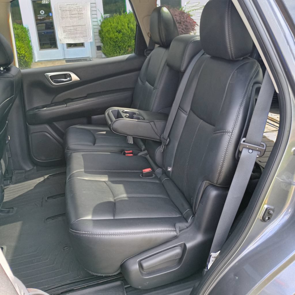 Used 2015 Nissan Pathfinder SL w/ SL Premium Package AWD/4WD image 18