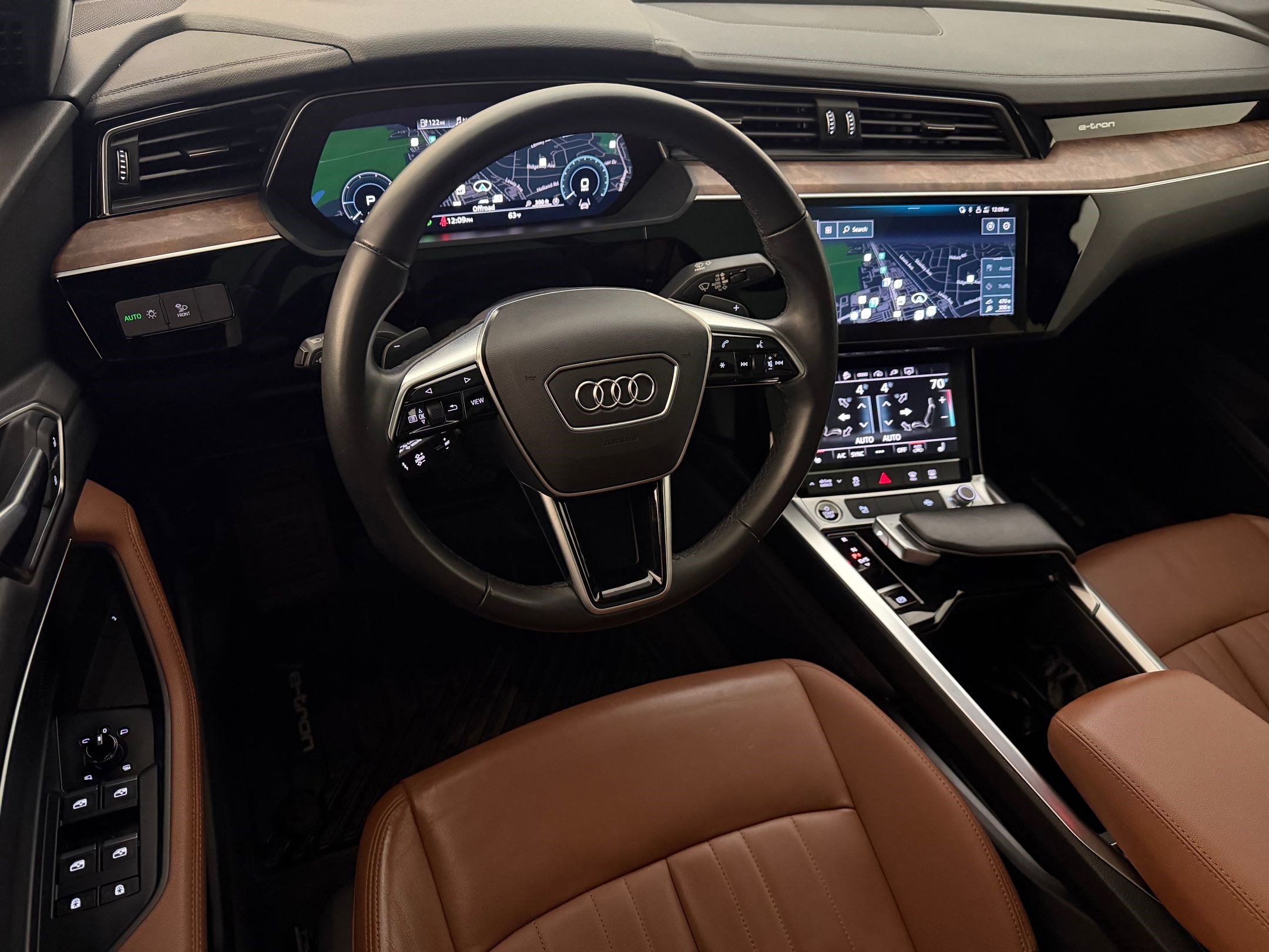 Certified 2023 Audi e-tron Premium w/ Convenience Plus Package AWD/4WD image 4