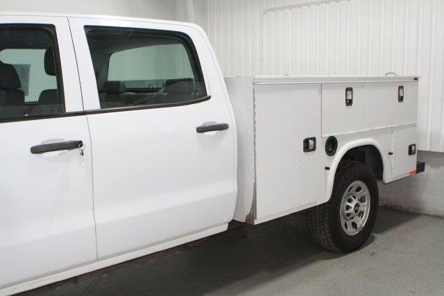 Used 2018 Chevrolet Silverado 3500 W/T AWD/4WD image 10
